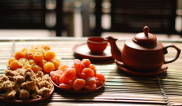 Top 6 món ăn kèm trà Tân Cương Thái Nguyên - Ô mai chua